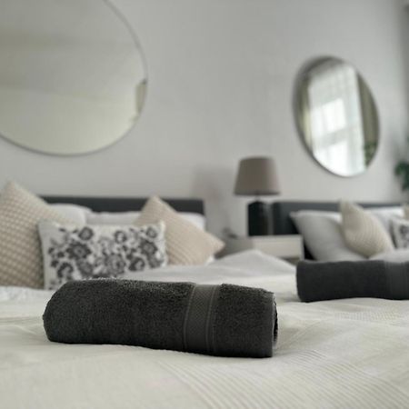 Spacious Apartment, 3 Min To U1 Reumannplatz ウィーン エクステリア 写真