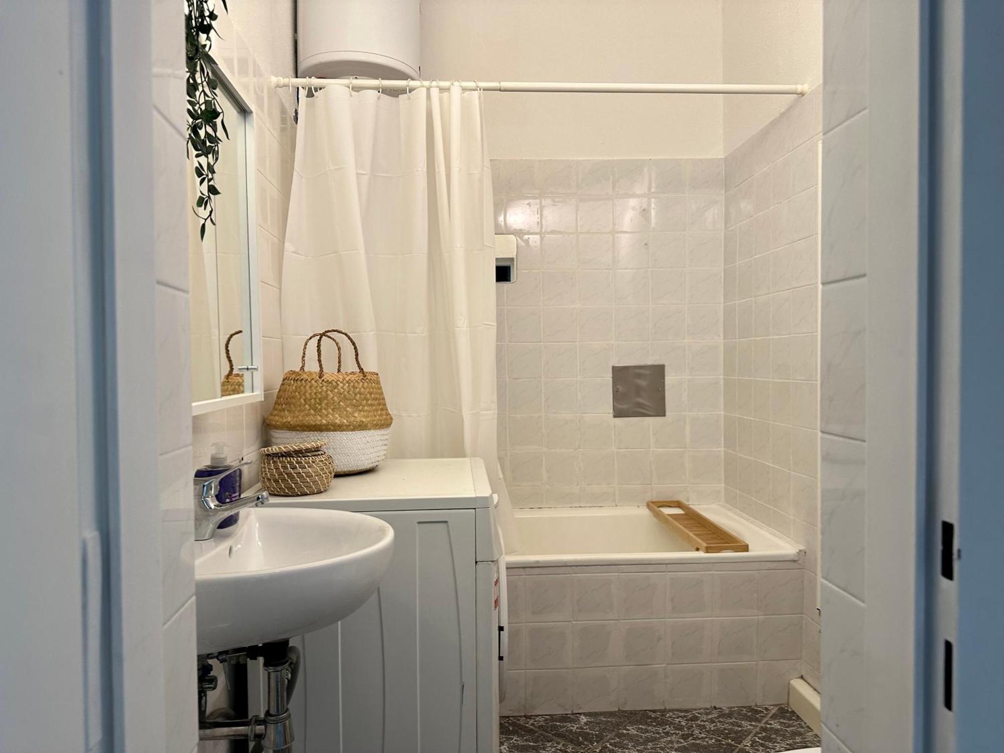 Spacious Apartment, 3 Min To U1 Reumannplatz ウィーン エクステリア 写真