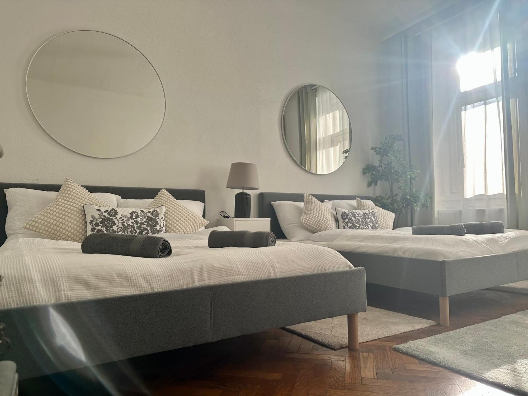 Spacious Apartment, 3 Min To U1 Reumannplatz ウィーン エクステリア 写真