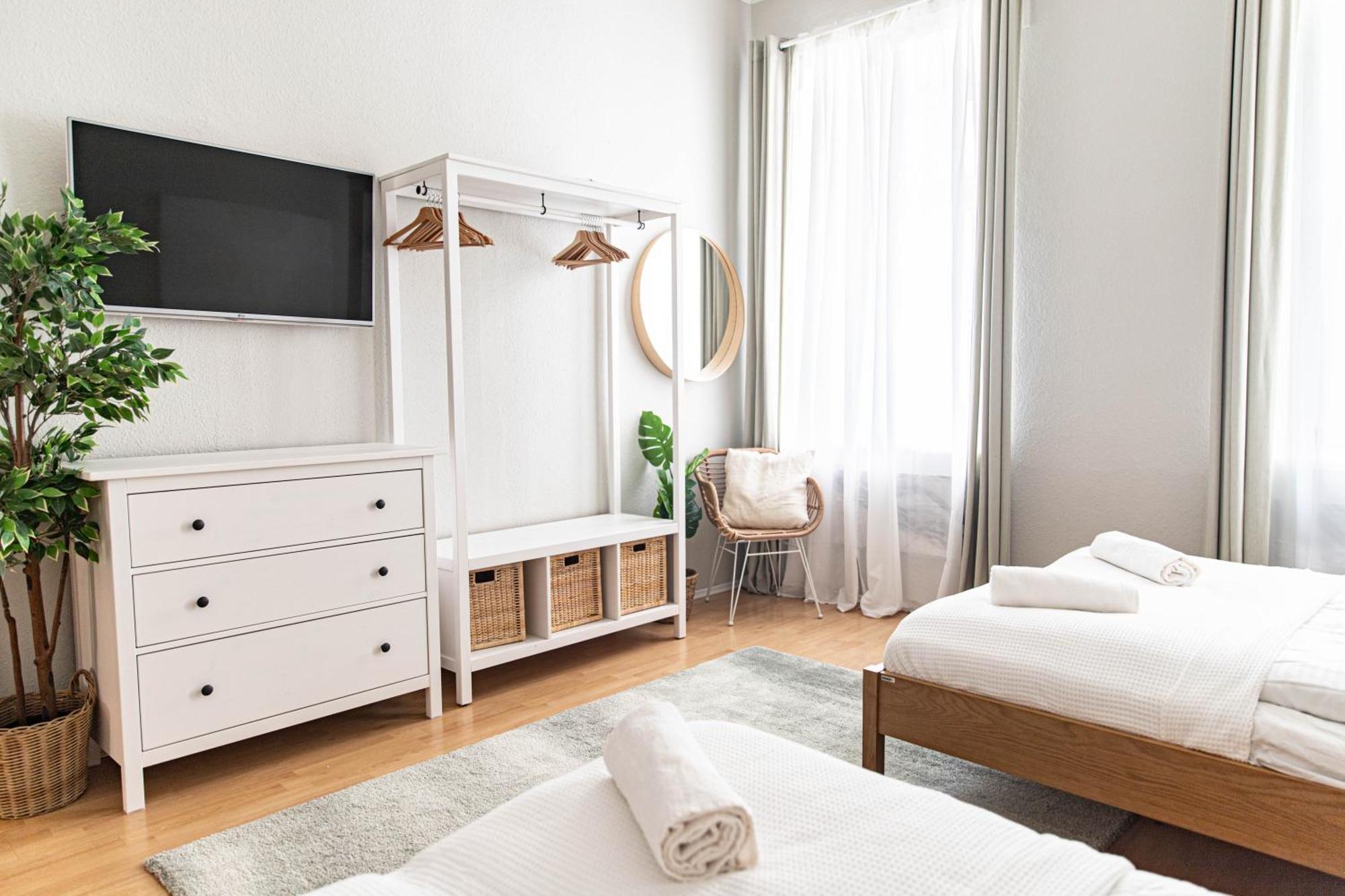 Spacious Apartment, 3 Min To U1 Reumannplatz ウィーン エクステリア 写真
